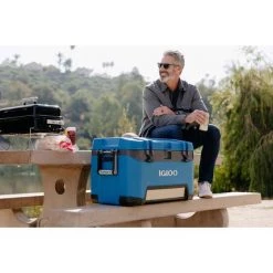 Iceboxes And Soft Coolers Igloo BMX Cooler 49L -Camping Equipment Sales Shop BCF 624162 10 hi res
