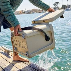 Iceboxes And Soft Coolers YETI® Roadie® 24 Hard Cooler Tan -Camping Equipment Sales Shop BCF 629268 03 tan hi res