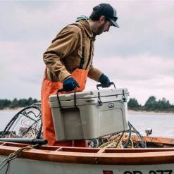 Iceboxes And Soft Coolers YETI® Tundra® 65 Hard Cooler Tan 11 Iceboxes And Soft Coolers YETI® Tundra® 65 Hard Cooler Tan -Camping Equipment Sales Shop BCF 629337 03 tan hi res